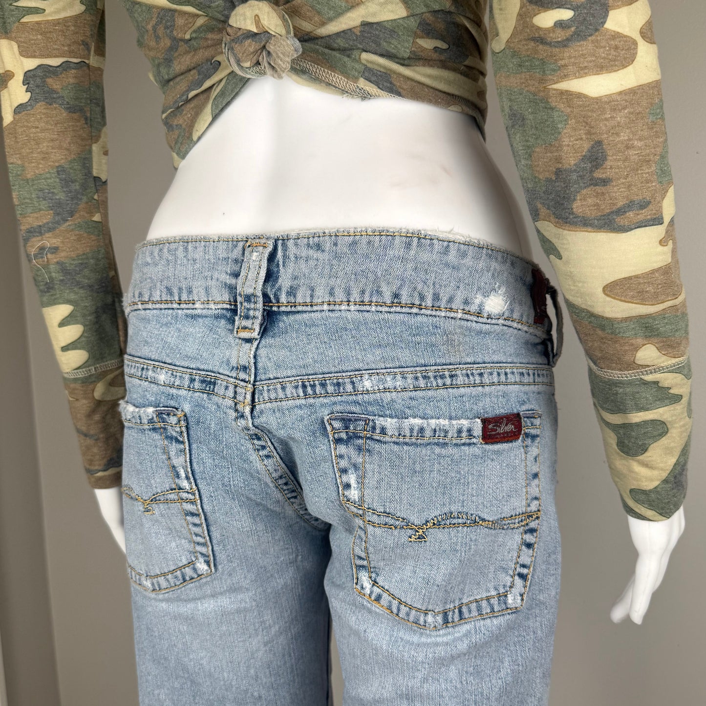Lowrise Lightwash Jeans